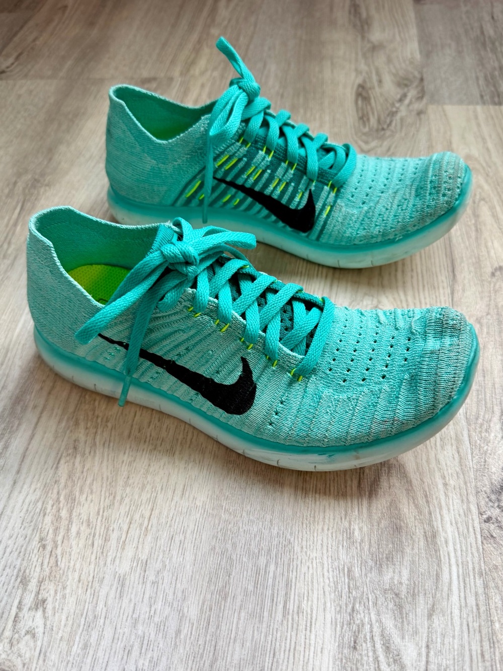 Nike - Women's Teal / Turquoise - Knit Running Shoes - size 6.5